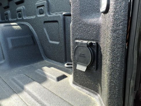 Used 2025 GMC Sierra 1500 AT4 w/ AT4 Premium Package AWD/4WD image 5