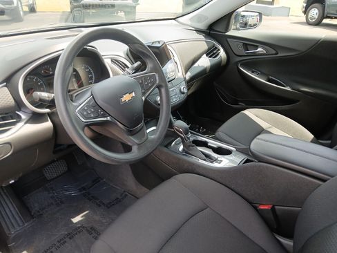 Used 2025 Chevrolet Malibu LT FWD image 13