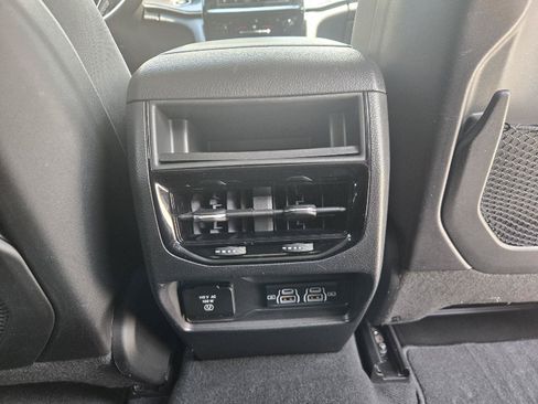 Used 2023 Jeep Grand Cherokee Laredo w/ Luxury Tech Group I AWD/4WD image 30