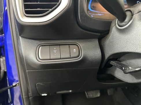 Used 2024 Hyundai Venue SEL image 19