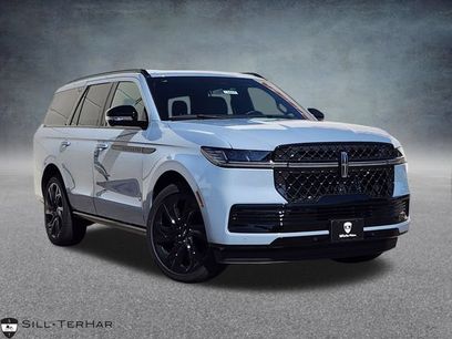 New 2027 Lincoln Navigator Reserve w/ Jet Appearance Package