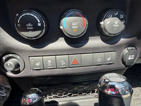 Used 2017 Jeep Wrangler Unlimited Sport AWD/4WD image 18