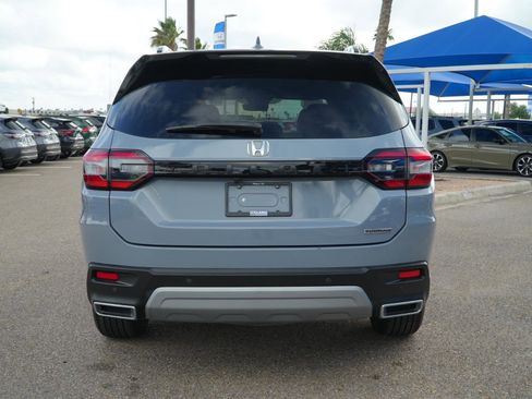 Used 2023 Honda Pilot Touring image 6