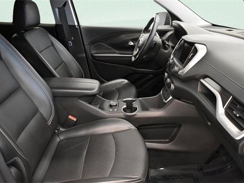 Used 2024 GMC Terrain SLT image 21