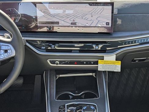 Used 2025 BMW X7 xDrive40i image 11