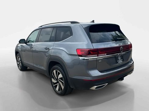 Certified 2025 Volkswagen Atlas SE image 4