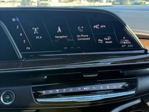 Used 2021 Cadillac Escalade Premium Luxury Platinum image 18