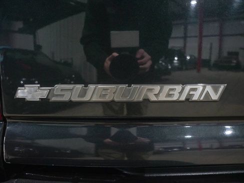 Used 2004 Chevrolet Suburban LT w/ Preferred Equipment Group image 23