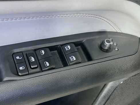 Used 2025 Jeep Compass Limited AWD/4WD image 15