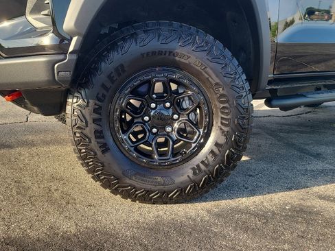 Used 2025 Chevrolet Colorado ZR2 w/ ZR2 Bison Edition AWD/4WD image 10