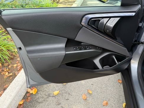 Used 2025 BMW X3 xDrive30i w/ Convenience Package image 21