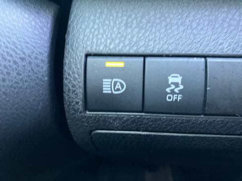 Used 2022 Toyota Camry SE image 12