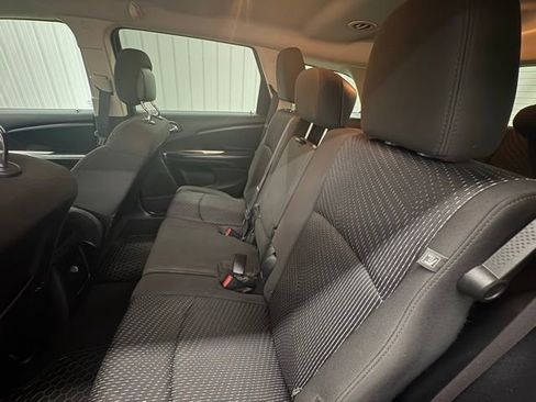 Used 2017 Dodge Journey SXT w/ Comfort/Convenience Group FWD image 10