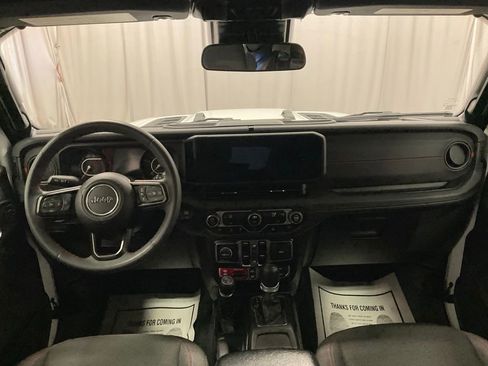 Used 2024 Jeep Wrangler Unlimited Rubicon AWD/4WD image 34