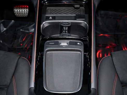 Certified 2025 Mercedes-Benz GLB 35 AMG 4MATIC image 21