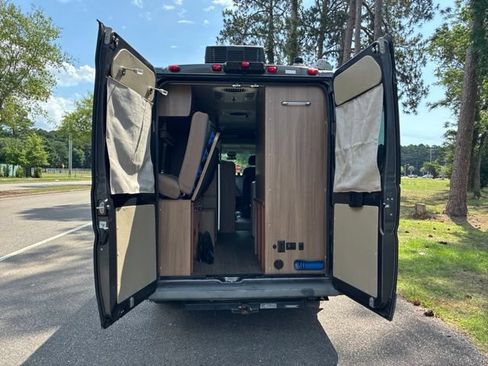 Used 2017 RAM ProMaster 3500 w/ Premium Appearance Group FWD image 20