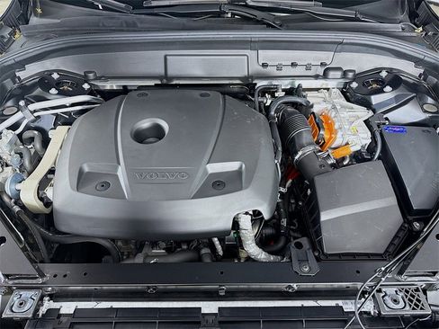 Certified 2023 Volvo XC60 T8 Core w/ Climate Package image 30