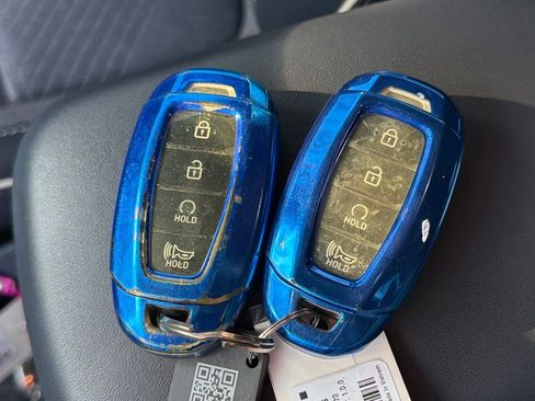 Used 2022 Hyundai Venue Limited image 29