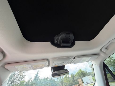 Used 2017 Jeep Renegade Altitude w/ Safety & Security Group image 18