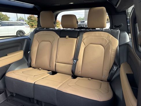 New 2025 Land Rover Defender 90 V8 image 6