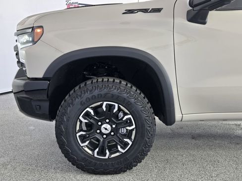 New 2026 Chevrolet Silverado 1500 ZR2 w/ LPO, Dark Essentials Package AWD/4WD image 8