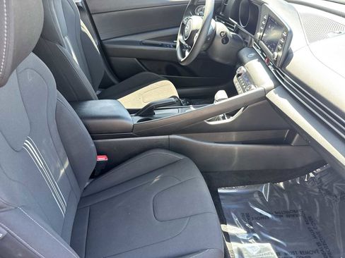 Used 2023 Hyundai Elantra SEL FWD image 18