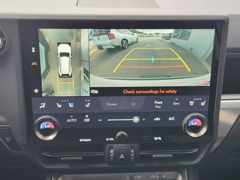 Used 2025 Lexus GX 550 AWD/4WD image 13