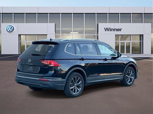 Used 2023 Volkswagen Tiguan SE w/ Panoramic Sunroof Package AWD/4WD image 5