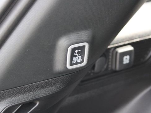 Used 2025 Jeep Grand Cherokee Limited image 34