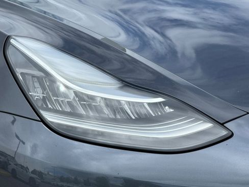 Used 2018 Tesla Model 3 Performance image 10