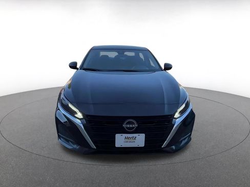 Used 2025 Nissan Altima 2.5 SV FWD image 4
