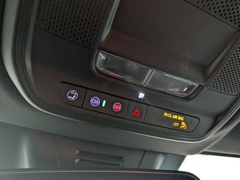 Certified 2025 Chevrolet Equinox EV LT w/ Convenience Package image 33