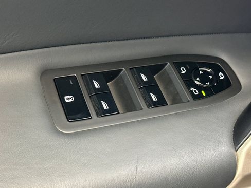 Used 2023 BMW iX xDrive50 w/ Premium Package AWD/4WD image 13