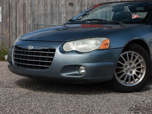 Used 2006 Chrysler Sebring Touring FWD image 11