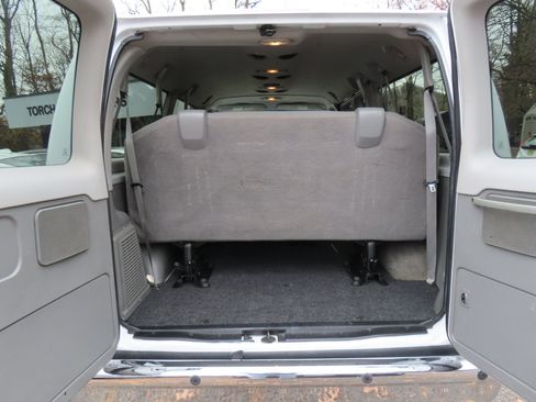 Used 2014 Ford E-350 and Econoline 350 XLT image 13