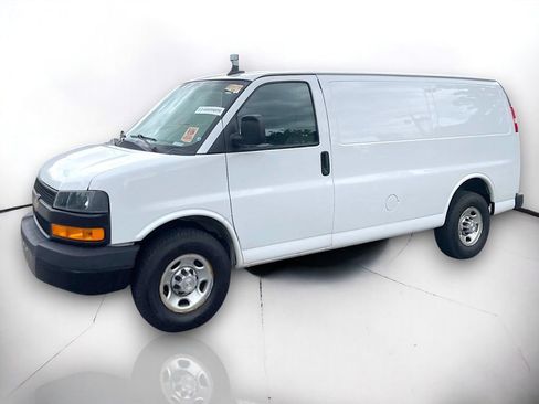 Used 2021 Chevrolet Express 2500 RWD image 2