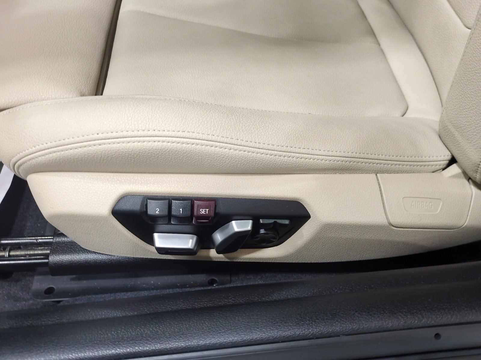 Used 2017 BMW 230i xDrive Convertible AWD/4WD image 19