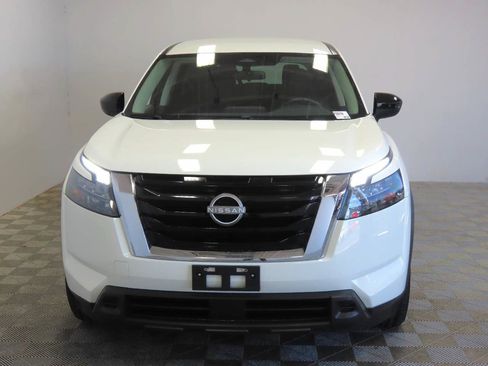 Used 2023 Nissan Pathfinder S FWD image 2
