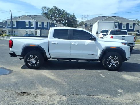 Used 2025 GMC Canyon AT4 AWD/4WD image 6