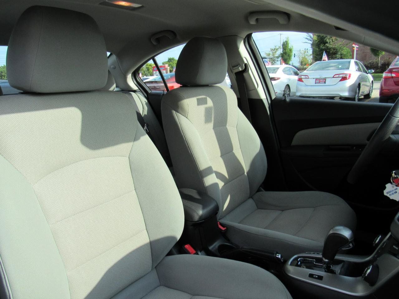 Used 2016 Chevrolet Cruze LT FWD image 25