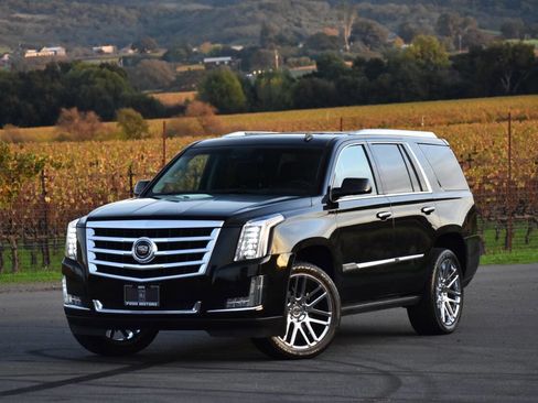 Used 2015 Cadillac Escalade Premium image 6