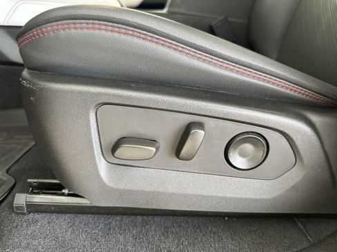 Used 2024 GMC Canyon AT4X image 15