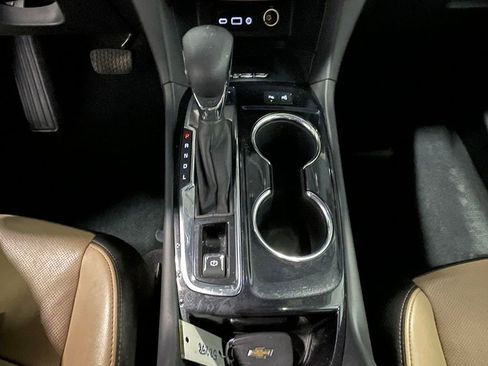 Used 2023 Chevrolet Equinox Premier AWD/4WD image 36