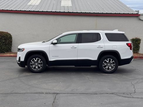 Used 2022 GMC Acadia SLE FWD image 3