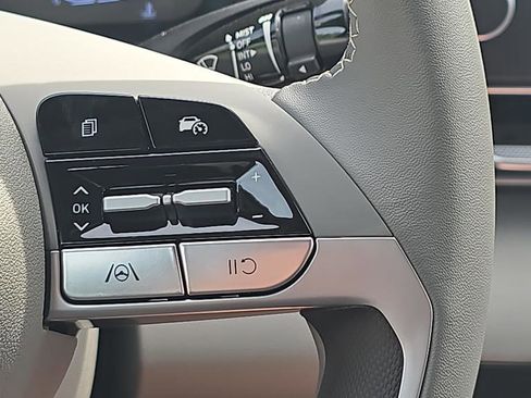 New 2026 Hyundai Elantra Sport FWD image 25