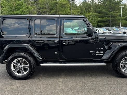 Used 2021 Jeep Wrangler Unlimited Sahara w/ Dual Top Group AWD/4WD image 5