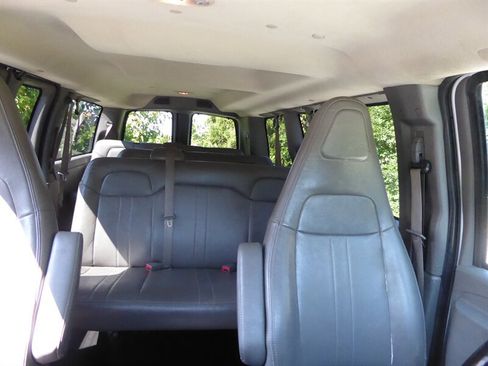 Used 2018 Chevrolet Express 3500 LS image 29