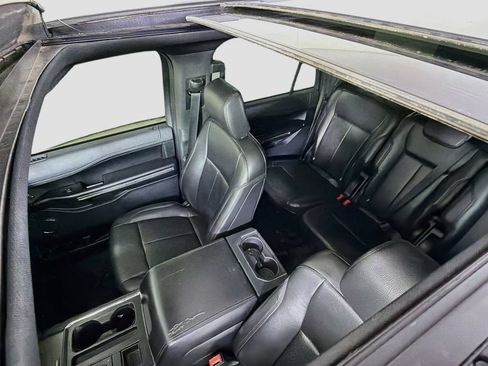 Used 2020 Ford Expedition Max XLT w/ Equipment Group 202A RWD image 17