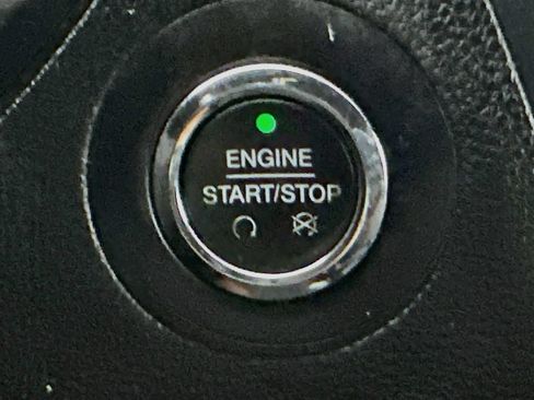 Used 2018 Ford Explorer XLT w/ Equipment Group 201A FWD image 26