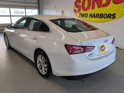 Used 2022 Chevrolet Malibu LT FWD image 3
